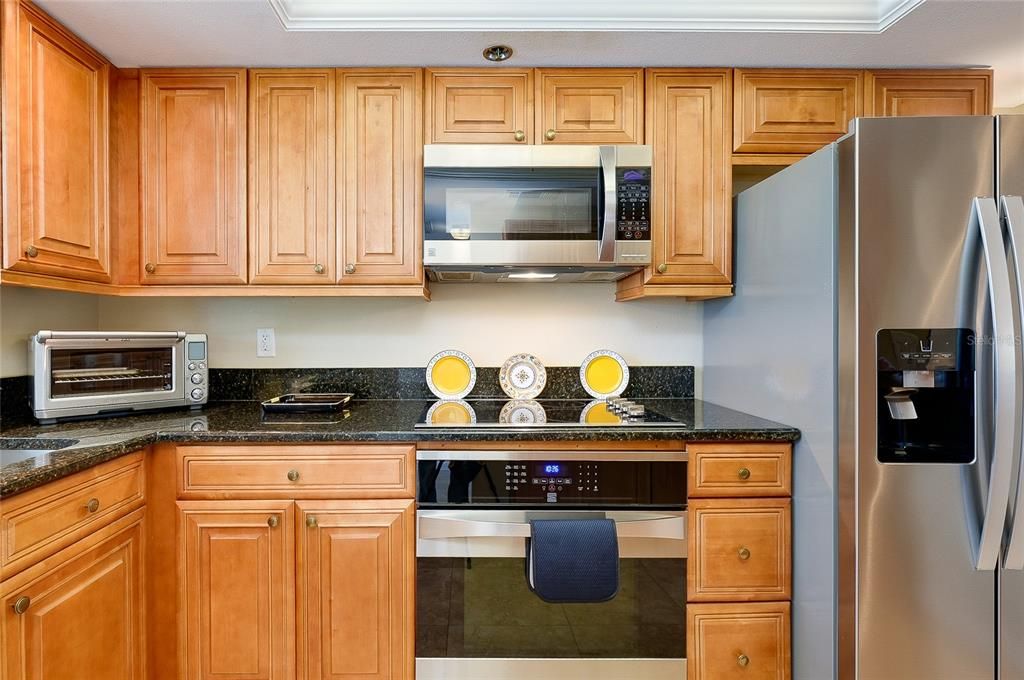For Sale: $110,000 (2 beds, 2 baths, 894 Square Feet)