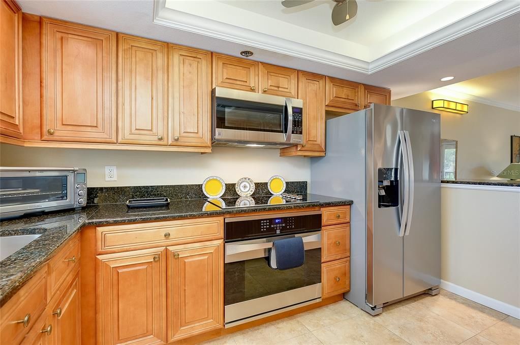 For Sale: $110,000 (2 beds, 2 baths, 894 Square Feet)