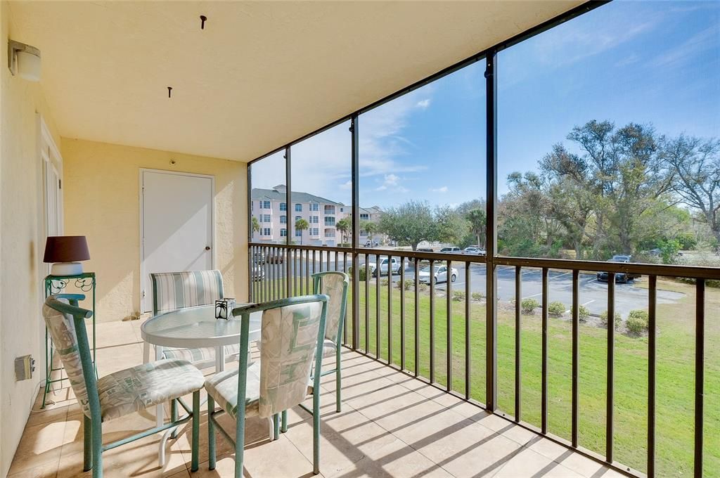 For Sale: $110,000 (2 beds, 2 baths, 894 Square Feet)