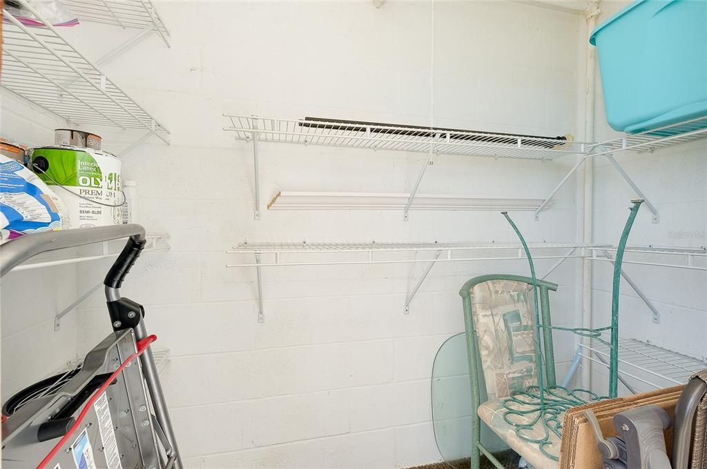 For Sale: $110,000 (2 beds, 2 baths, 894 Square Feet)