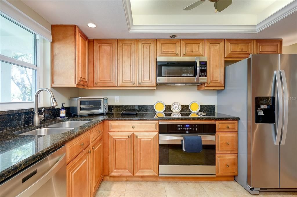 For Sale: $110,000 (2 beds, 2 baths, 894 Square Feet)