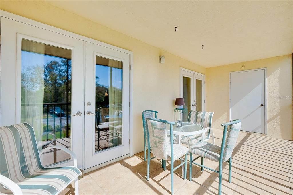 For Sale: $110,000 (2 beds, 2 baths, 894 Square Feet)