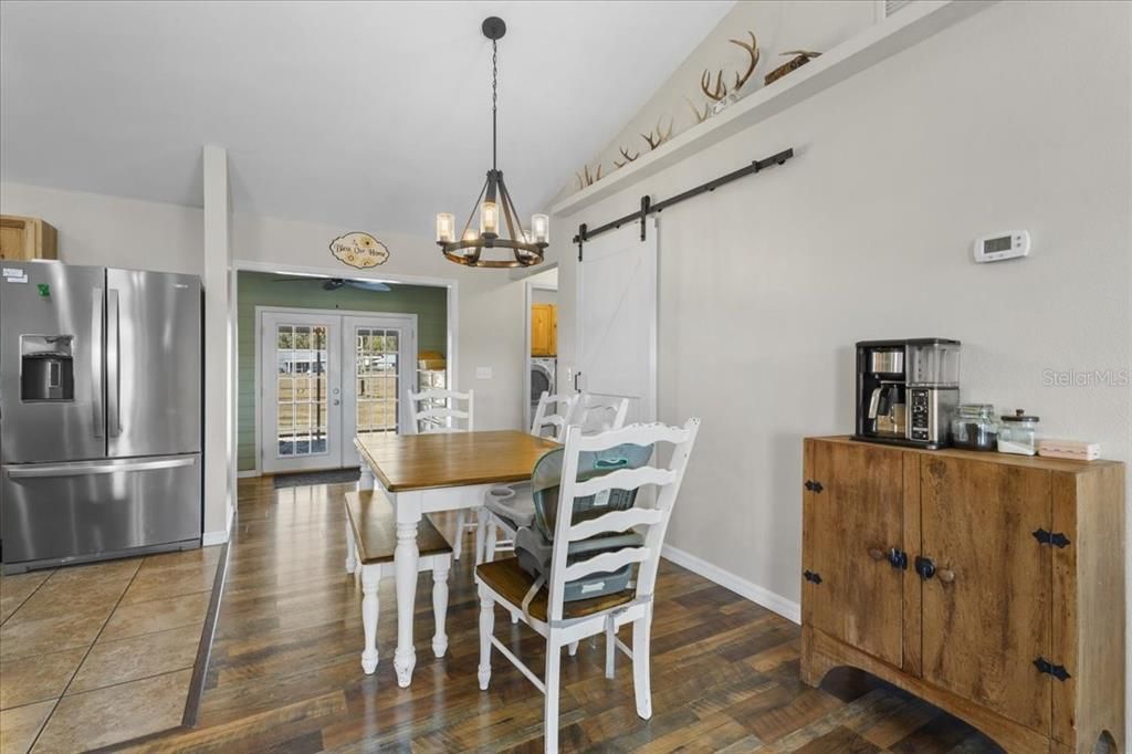 En Venta: $339,900 (3 camas, 2 baños, 1645 Pies cuadrados)