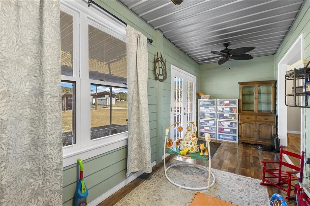 En Venta: $339,900 (3 camas, 2 baños, 1645 Pies cuadrados)