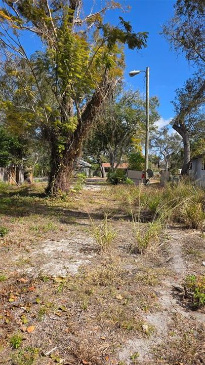 合同活跃: $124,900 (0.15 acres)