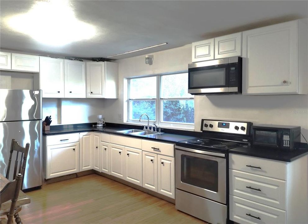 For Sale: $249,000 (3 beds, 2 baths, 1040 Square Feet)
