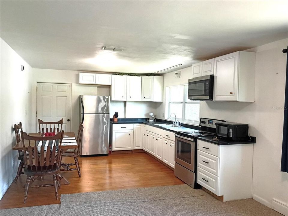 For Sale: $249,000 (3 beds, 2 baths, 1040 Square Feet)