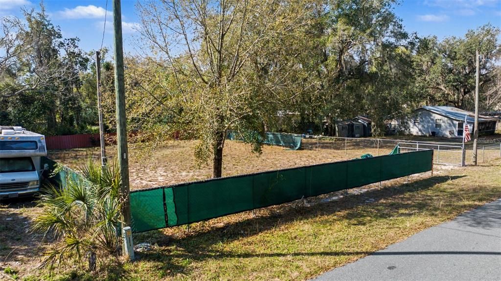 На продажу: $24,999 (0.18 acres)