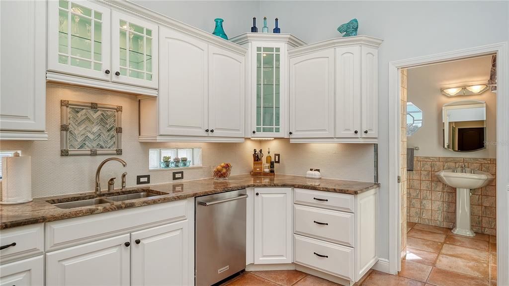 En Venta: $944,000 (4 camas, 3 baños, 3732 Pies cuadrados)