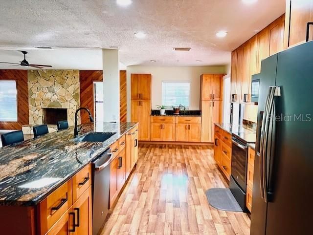For Sale: $319,995 (3 beds, 2 baths, 1856 Square Feet)