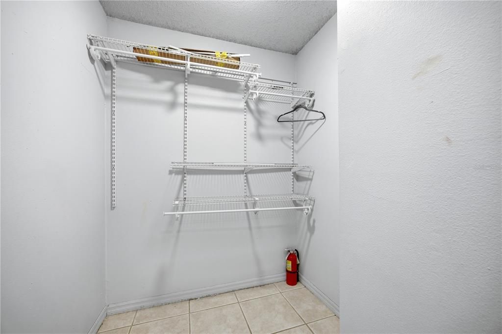 待售: $105,000 (2 贝兹, 2 浴室, 1003 平方英尺)