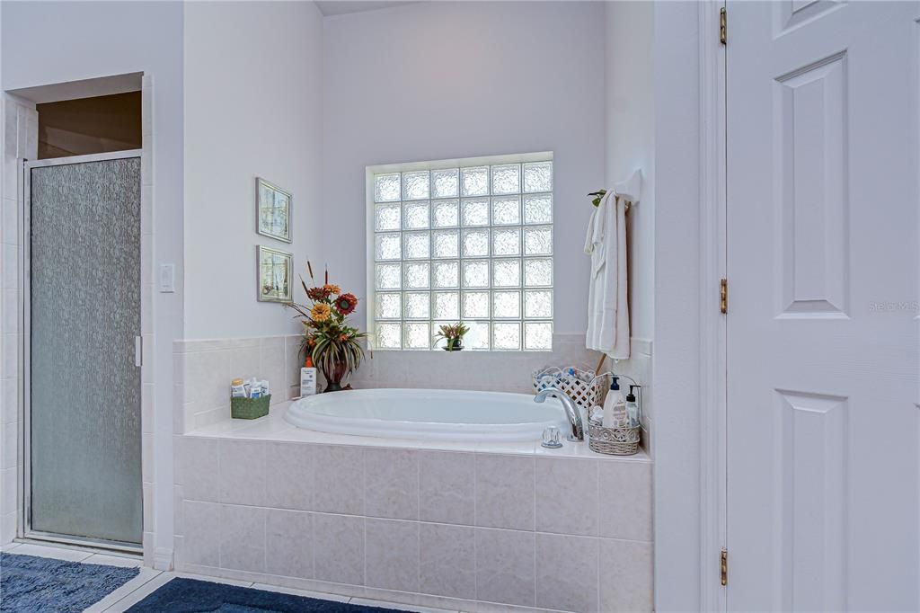 Active With Contract: $675,000 (4 beds, 3 baths, 2929 Square Feet)