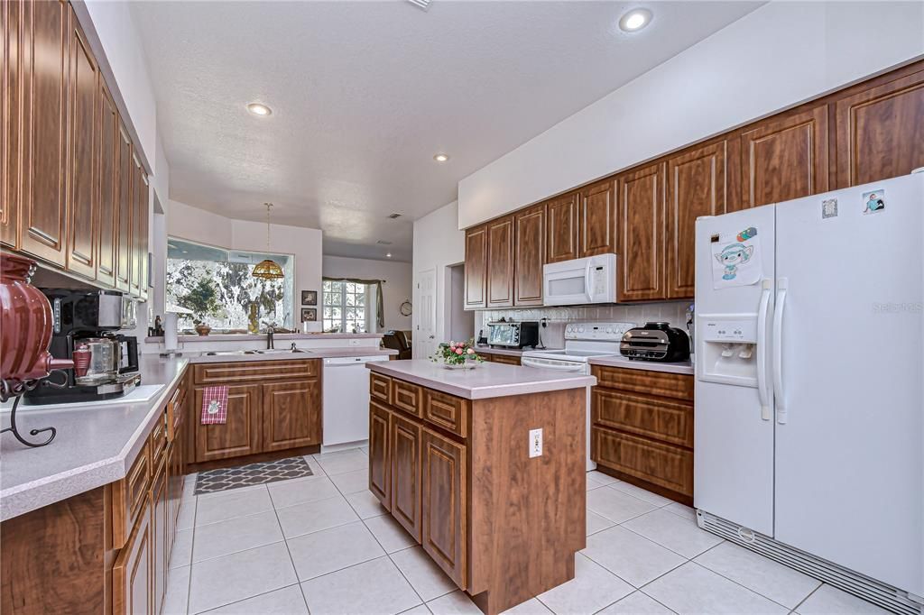 Active With Contract: $675,000 (4 beds, 3 baths, 2929 Square Feet)