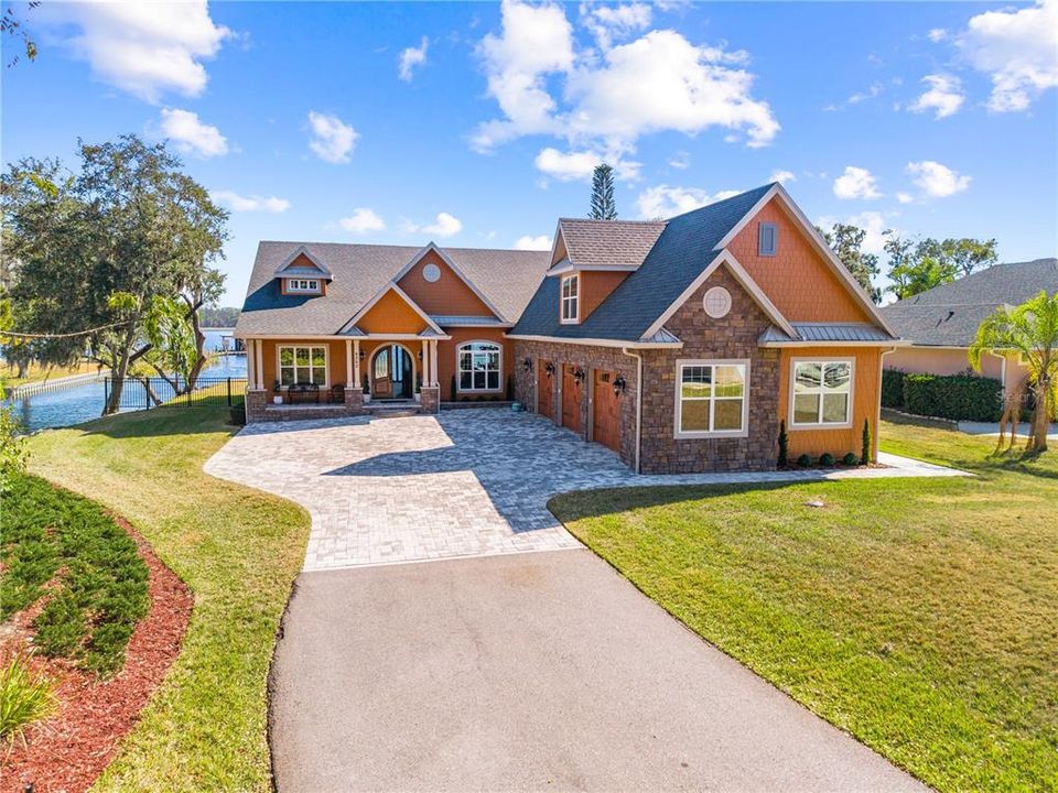 Recently Sold: $1,350,000 (4 beds, 3 baths, 2928 Square Feet)