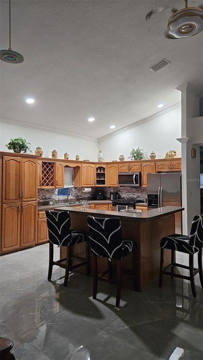 For Sale: $490,000 (3 beds, 2 baths, 2318 Square Feet)