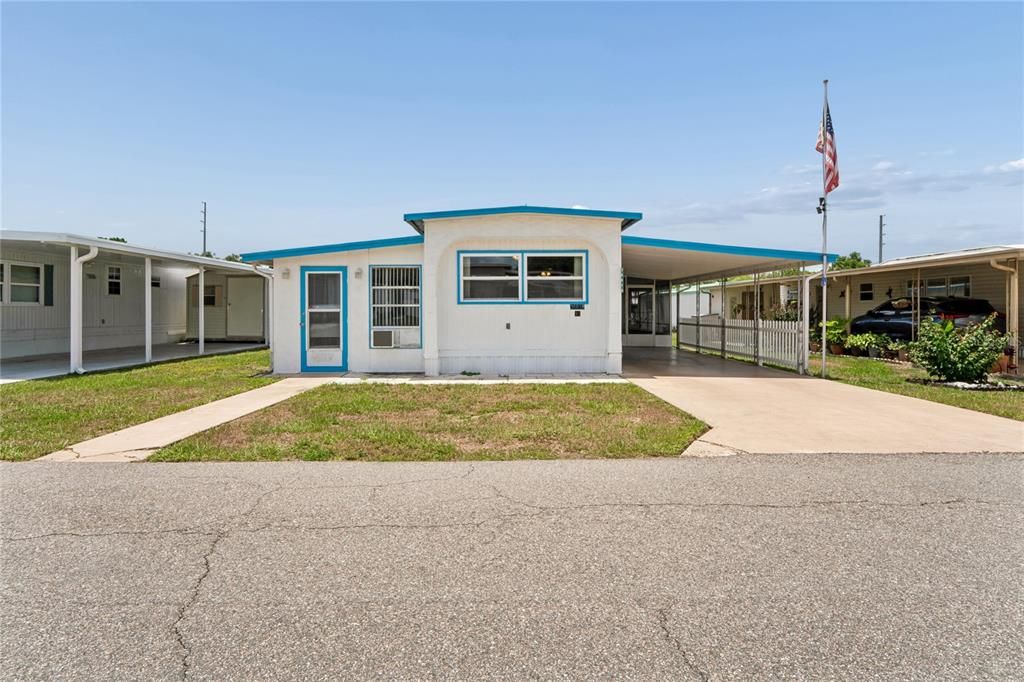 For Sale: $59,900 (2 beds, 1 baths, 924 Square Feet)