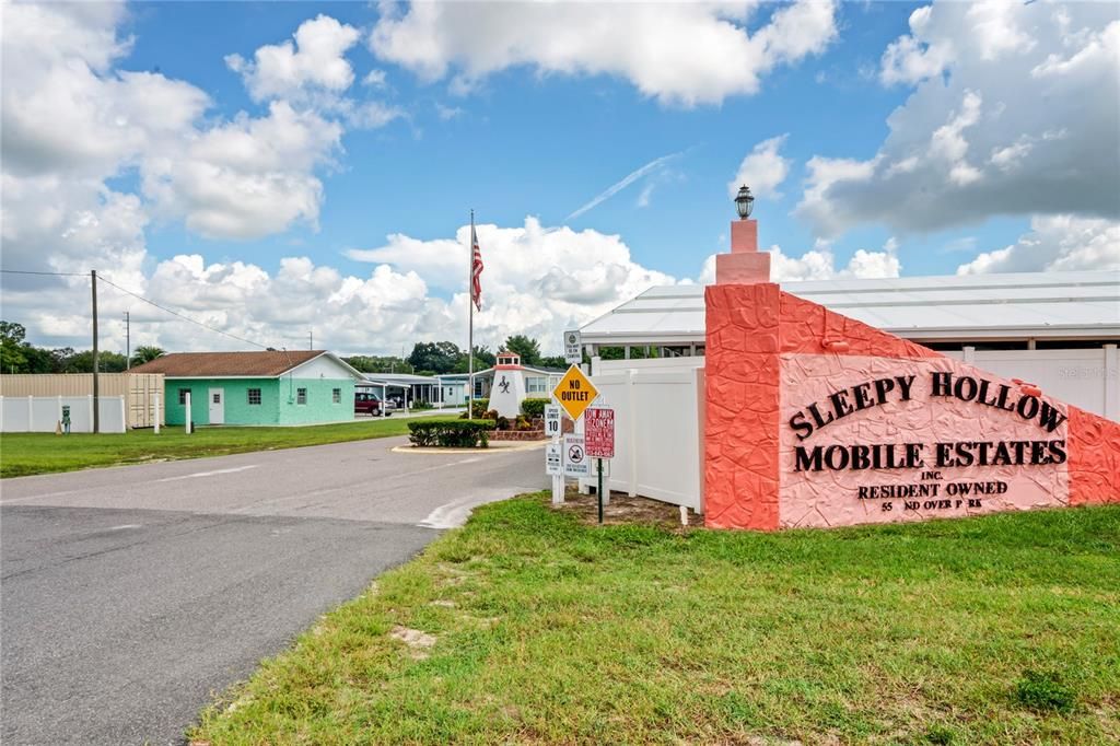 For Sale: $59,900 (2 beds, 1 baths, 924 Square Feet)