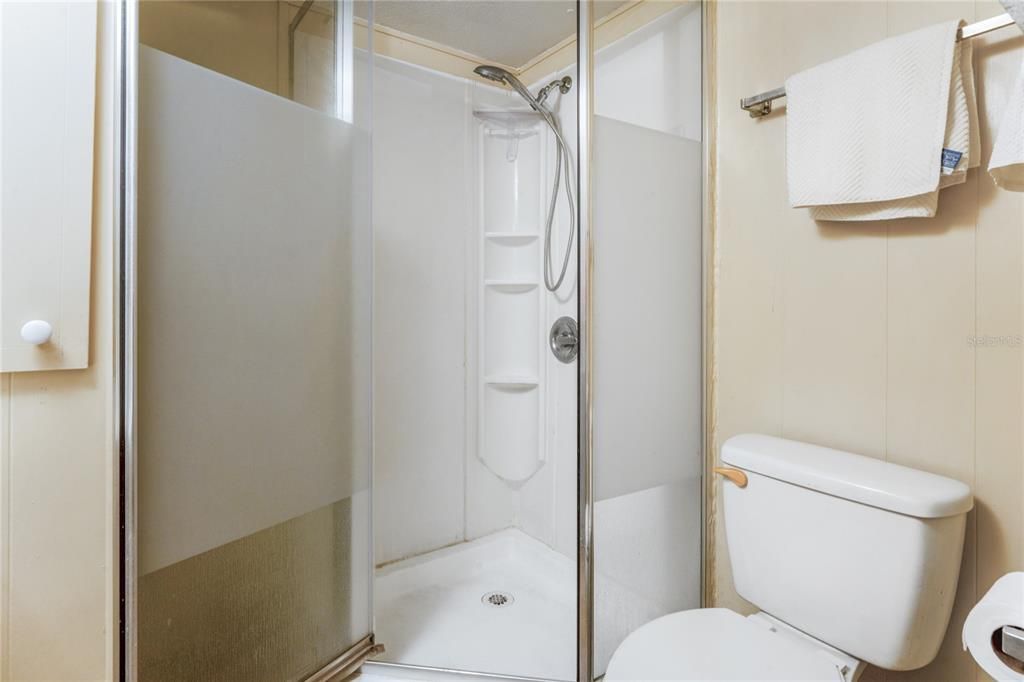 For Sale: $59,900 (2 beds, 1 baths, 924 Square Feet)