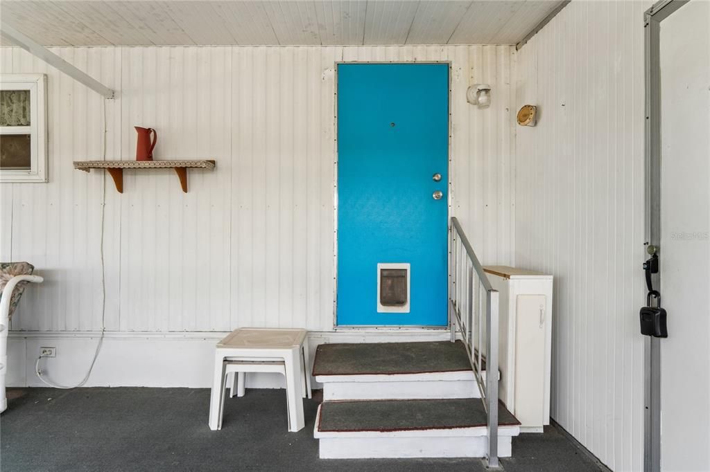 For Sale: $59,900 (2 beds, 1 baths, 924 Square Feet)