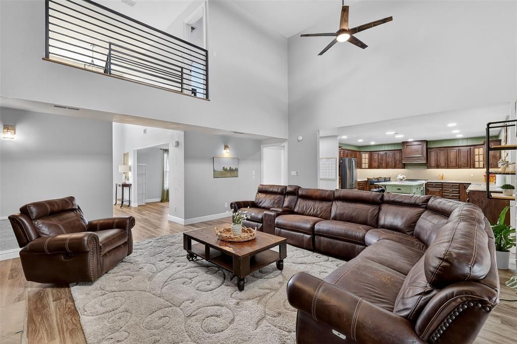 En Venta: $999,500 (4 camas, 4 baños, 3395 Pies cuadrados)