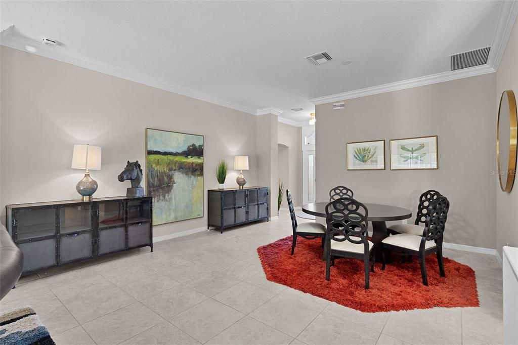 Activo con contrato: $850,000 (4 camas, 2 baños, 2518 Pies cuadrados)