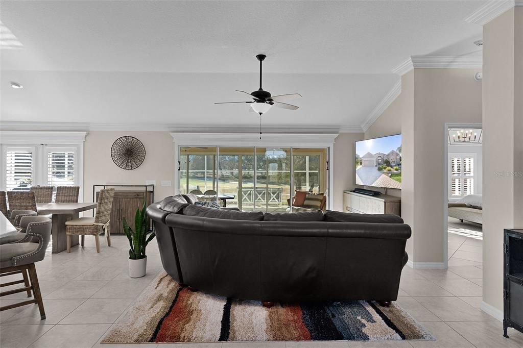 Activo con contrato: $850,000 (4 camas, 2 baños, 2518 Pies cuadrados)