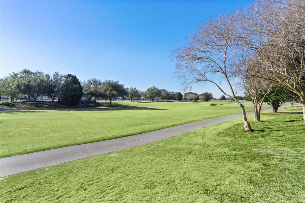 Activo con contrato: $850,000 (4 camas, 2 baños, 2518 Pies cuadrados)