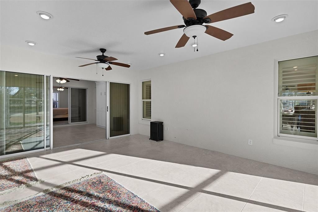 Activo con contrato: $850,000 (4 camas, 2 baños, 2518 Pies cuadrados)
