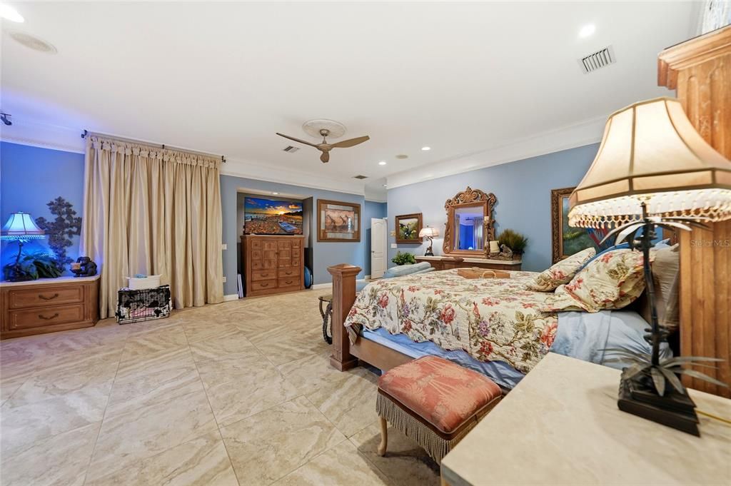На продажу: $1,850,000 (6 спален, 4 ванн, 8358 Квадратных фут)
