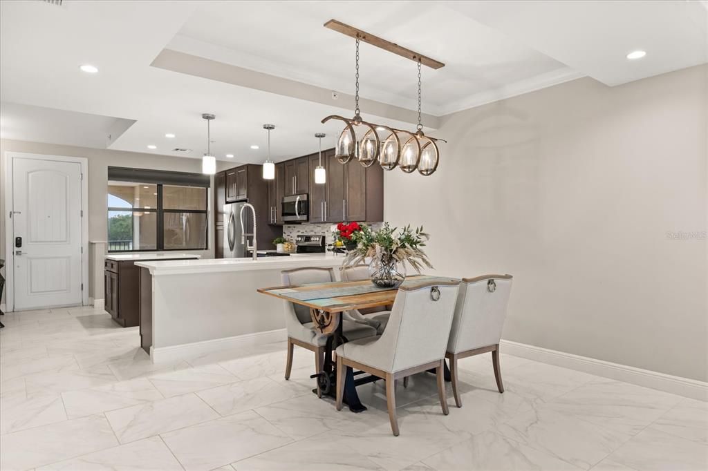 For Sale: $398,000 (2 beds, 2 baths, 1402 Square Feet)