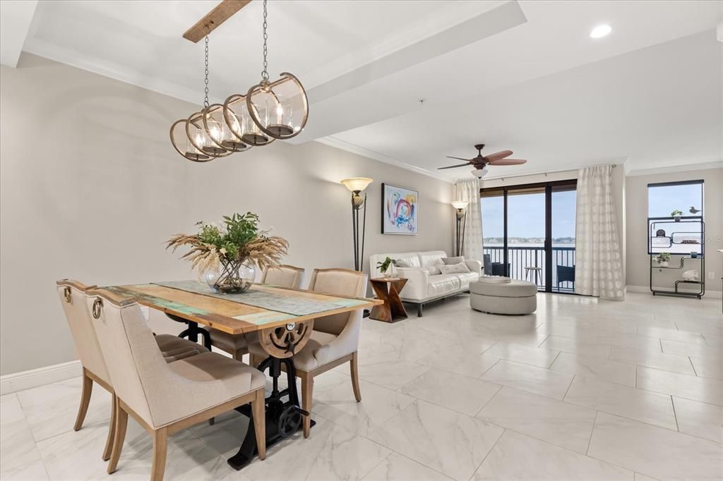 For Sale: $398,000 (2 beds, 2 baths, 1402 Square Feet)
