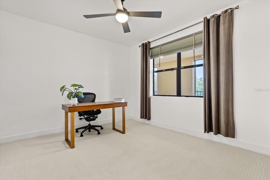 For Sale: $398,000 (2 beds, 2 baths, 1402 Square Feet)