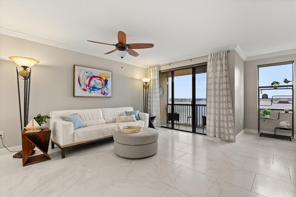 For Sale: $398,000 (2 beds, 2 baths, 1402 Square Feet)