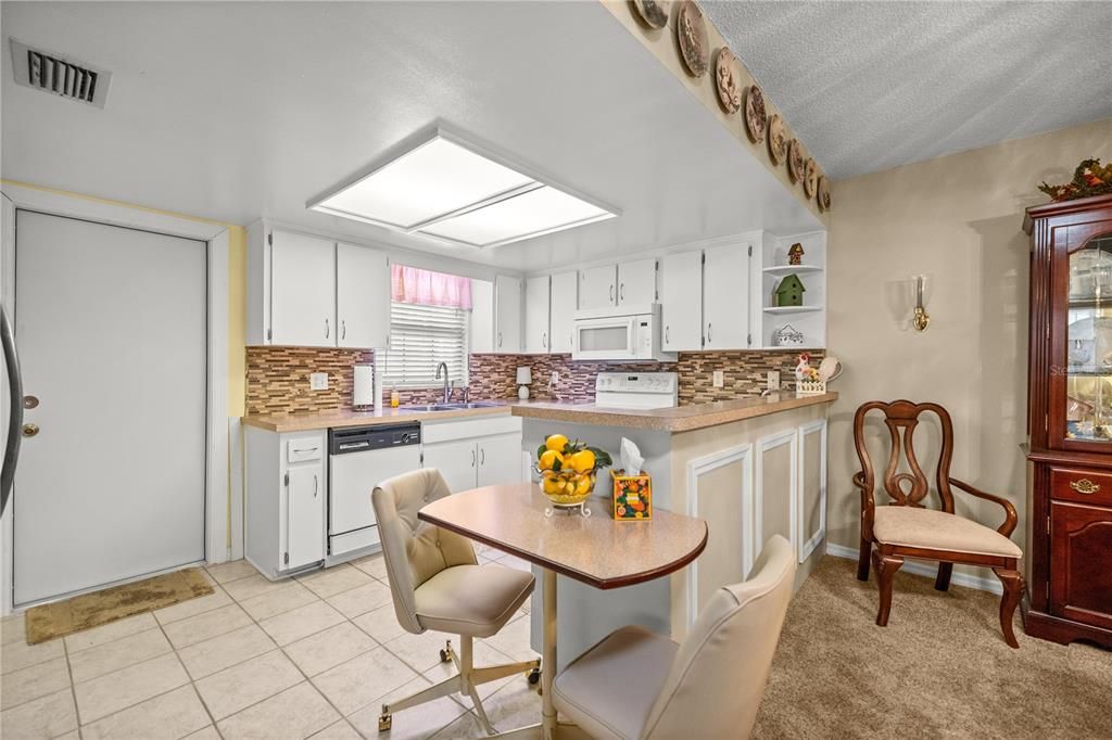 Под контрактом: $153,999 (2 спален, 2 ванн, 1066 Квадратных фут)