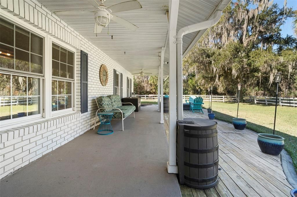 For Sale: $800,000 (5 beds, 3 baths, 2343 Square Feet)