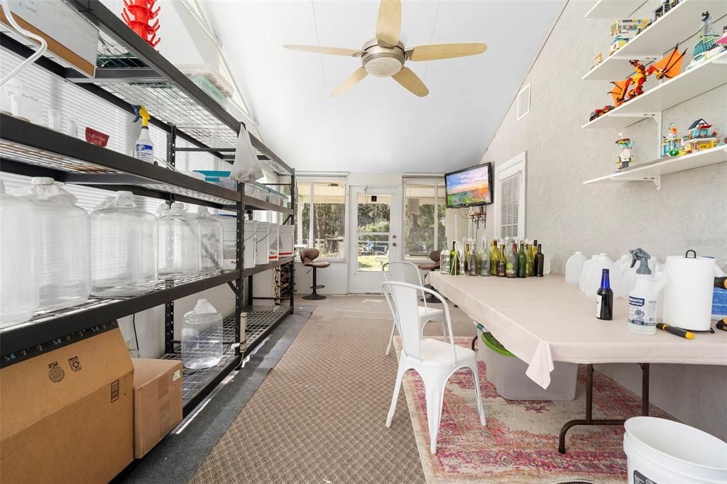 For Sale: $800,000 (5 beds, 3 baths, 2343 Square Feet)