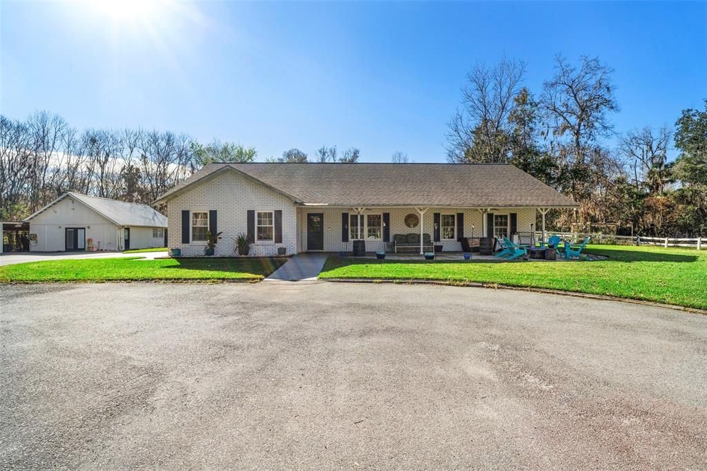 For Sale: $800,000 (5 beds, 3 baths, 2343 Square Feet)