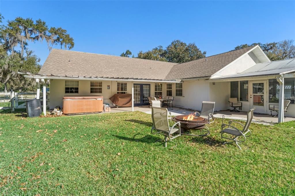For Sale: $800,000 (5 beds, 3 baths, 2343 Square Feet)