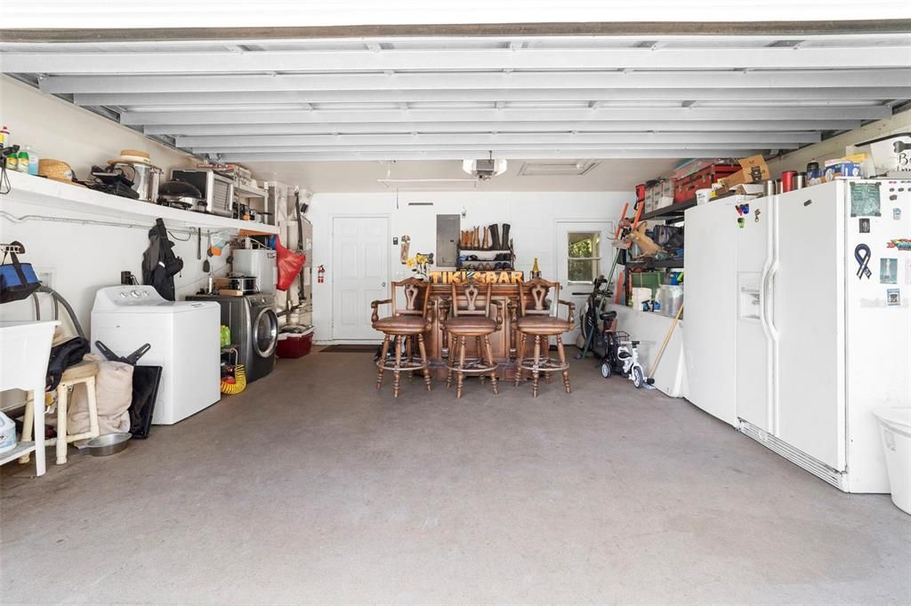 For Sale: $800,000 (5 beds, 3 baths, 2343 Square Feet)