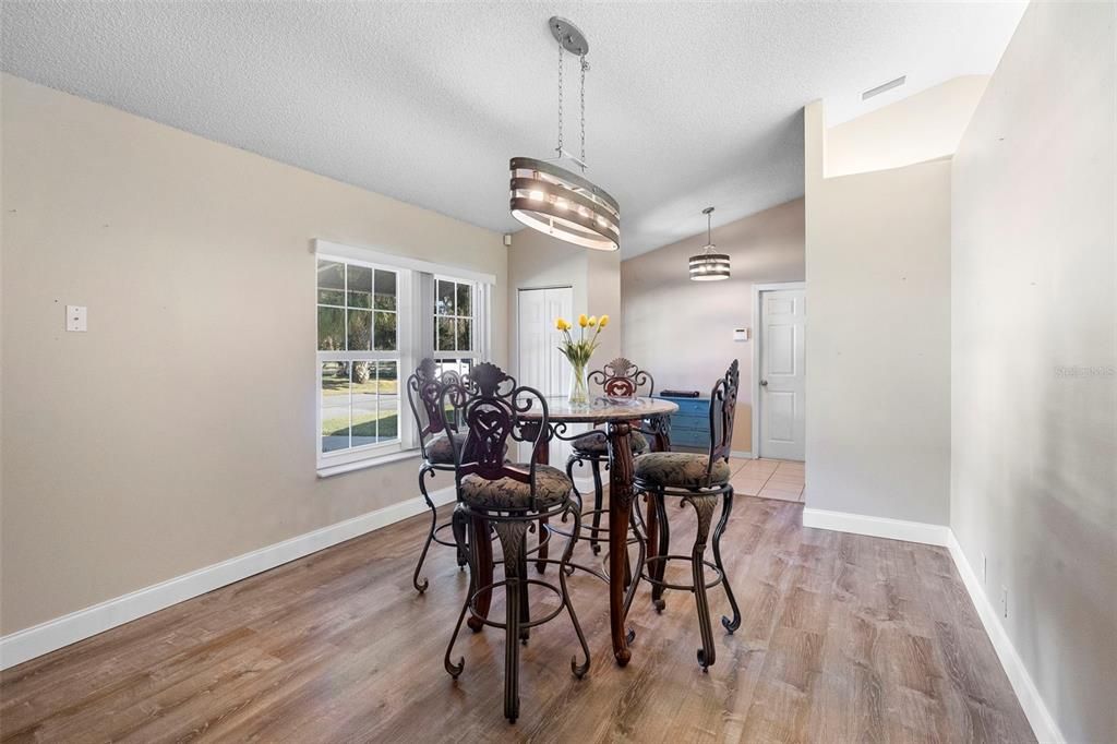 For Sale: $800,000 (5 beds, 3 baths, 2343 Square Feet)