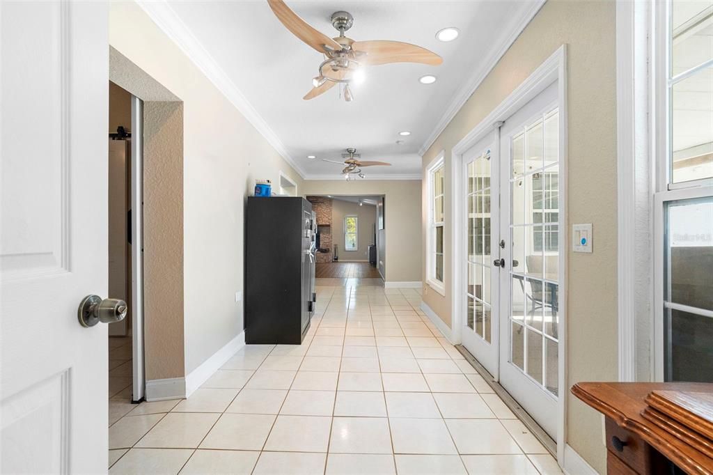 For Sale: $800,000 (5 beds, 3 baths, 2343 Square Feet)