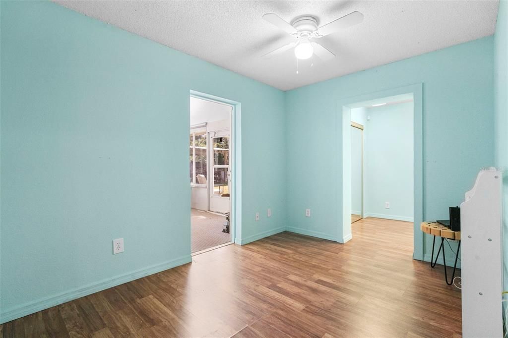 For Sale: $800,000 (5 beds, 3 baths, 2343 Square Feet)