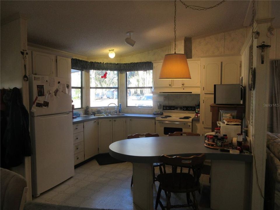 На продажу: $164,000 (2 спален, 2 ванн, 908 Квадратных фут)