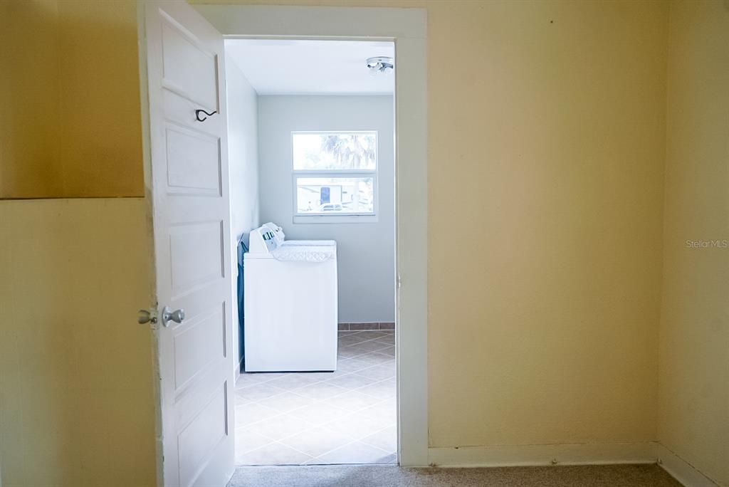 For Sale: $189,900 (2 beds, 1 baths, 912 Square Feet)