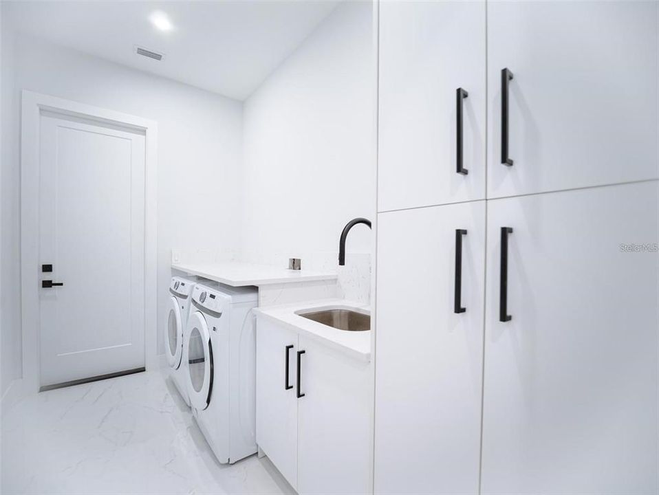 En Venta: $795,000 (3 camas, 2 baños, 1798 Pies cuadrados)