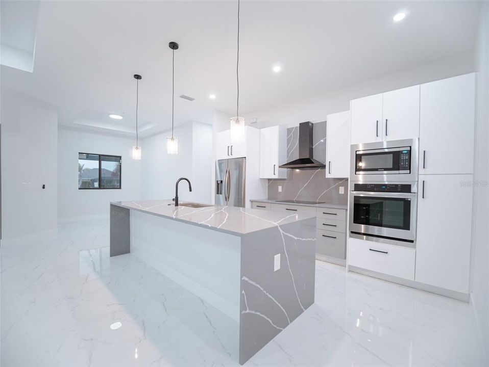 En Venta: $795,000 (3 camas, 2 baños, 1798 Pies cuadrados)