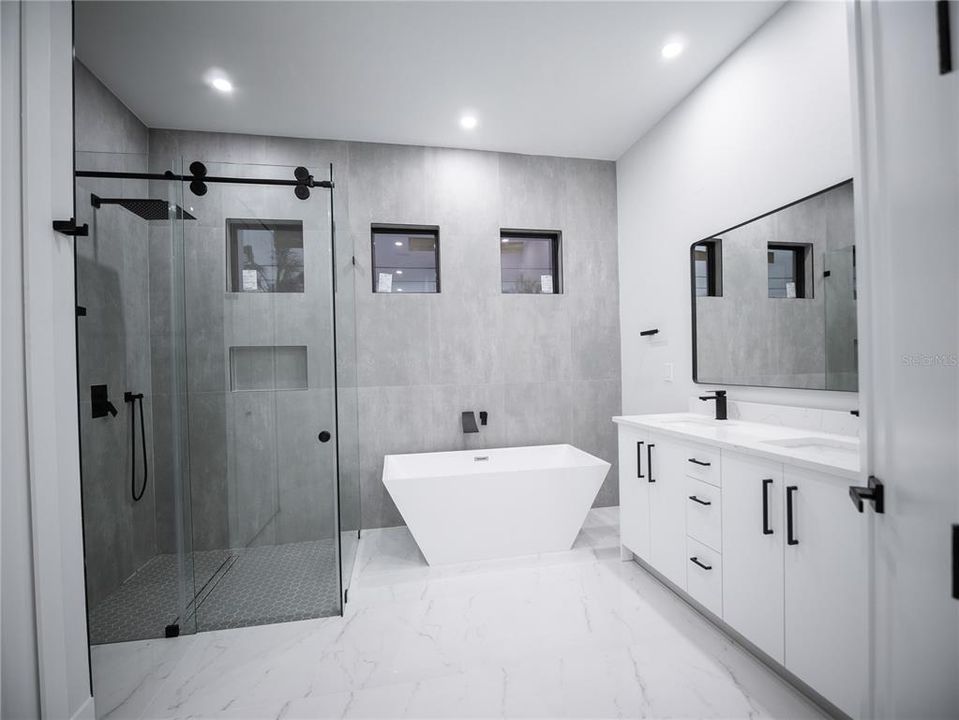 En Venta: $795,000 (3 camas, 2 baños, 1798 Pies cuadrados)
