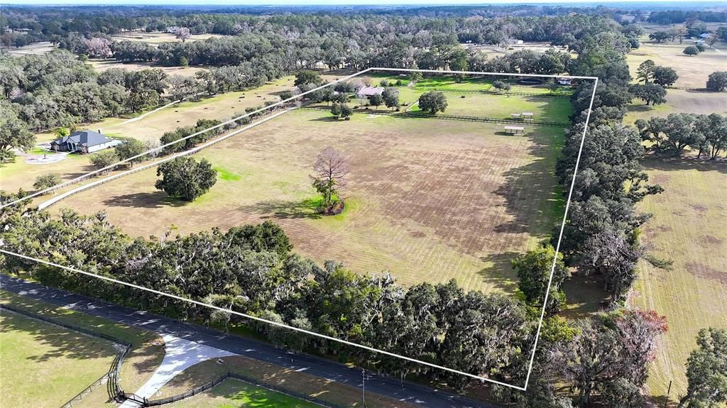 For Sale: $3,400,000 (2 beds, 1 baths, 1152 Square Feet)