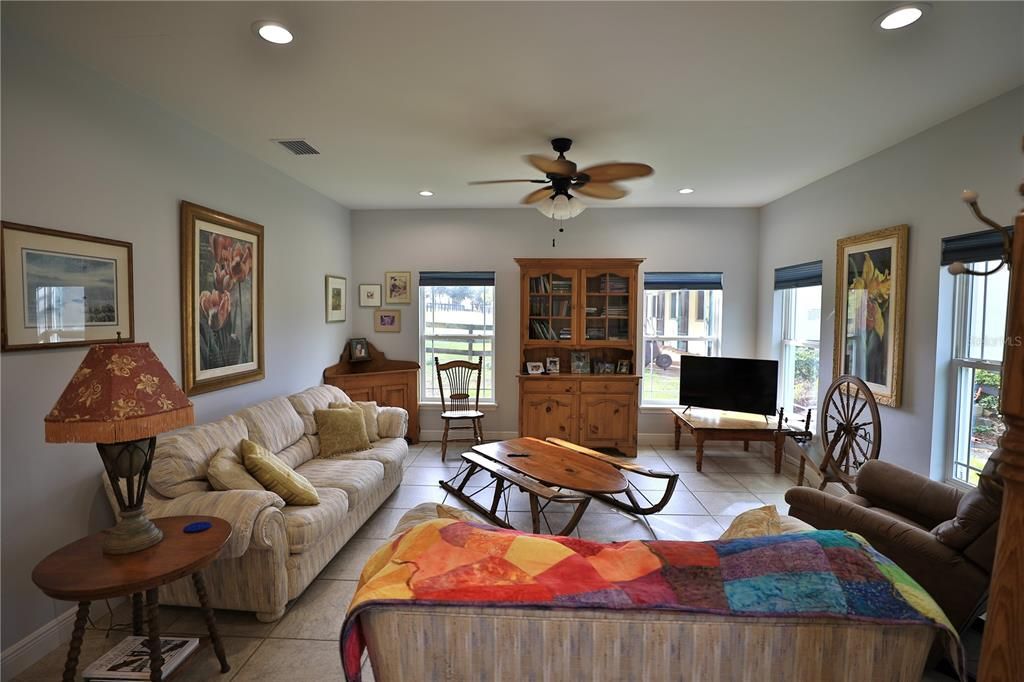 For Sale: $3,400,000 (2 beds, 1 baths, 1152 Square Feet)