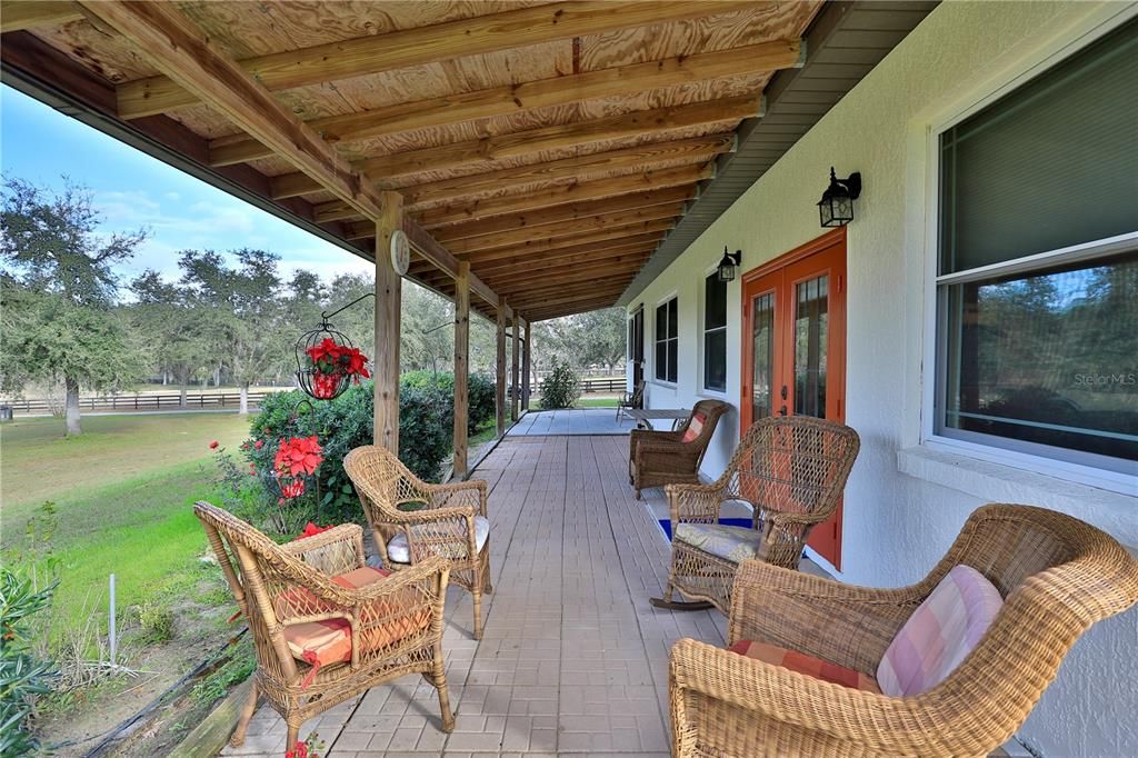 For Sale: $3,400,000 (2 beds, 1 baths, 1152 Square Feet)